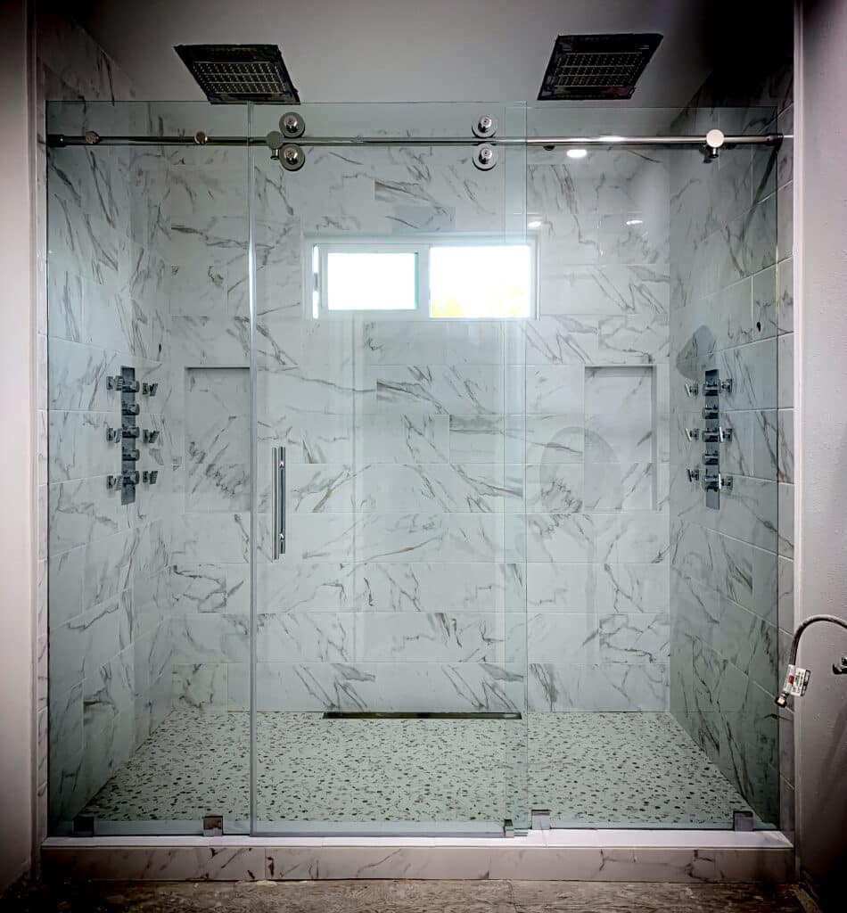 UnoVero Euro-Style Glass Single Sliding Shower Doors