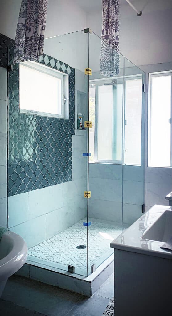 Frameless Glass Shower Enclosures and Corner Showers