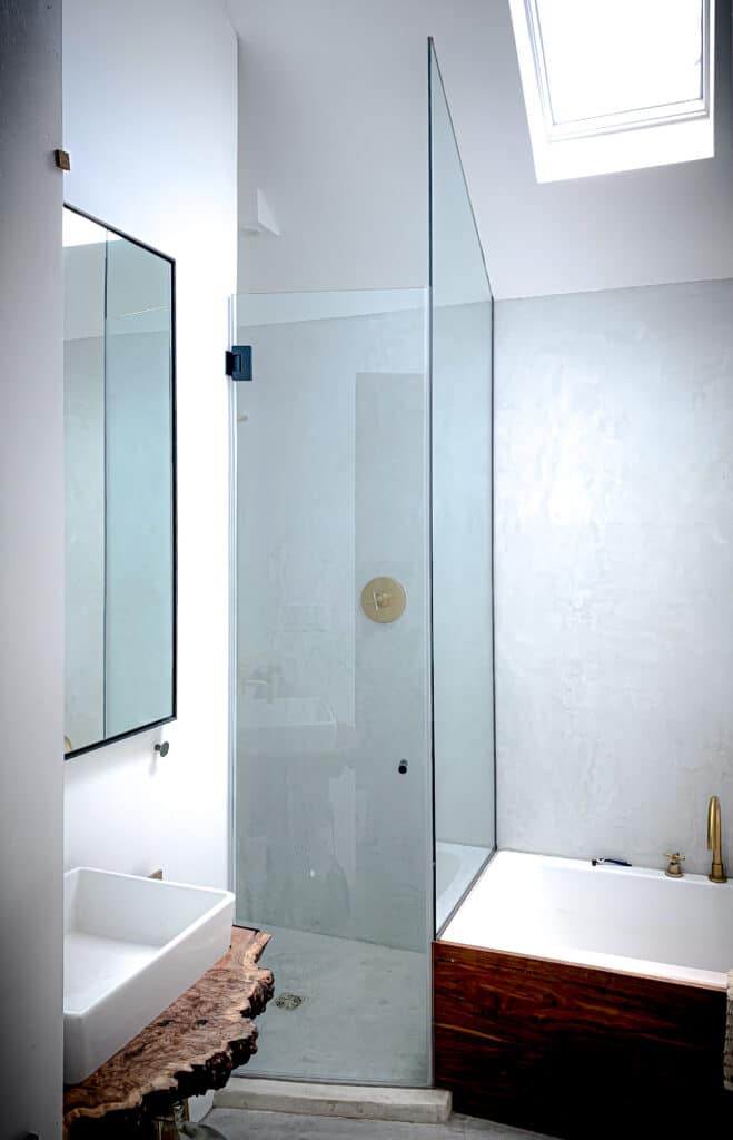 Frameless Glass Shower Screens