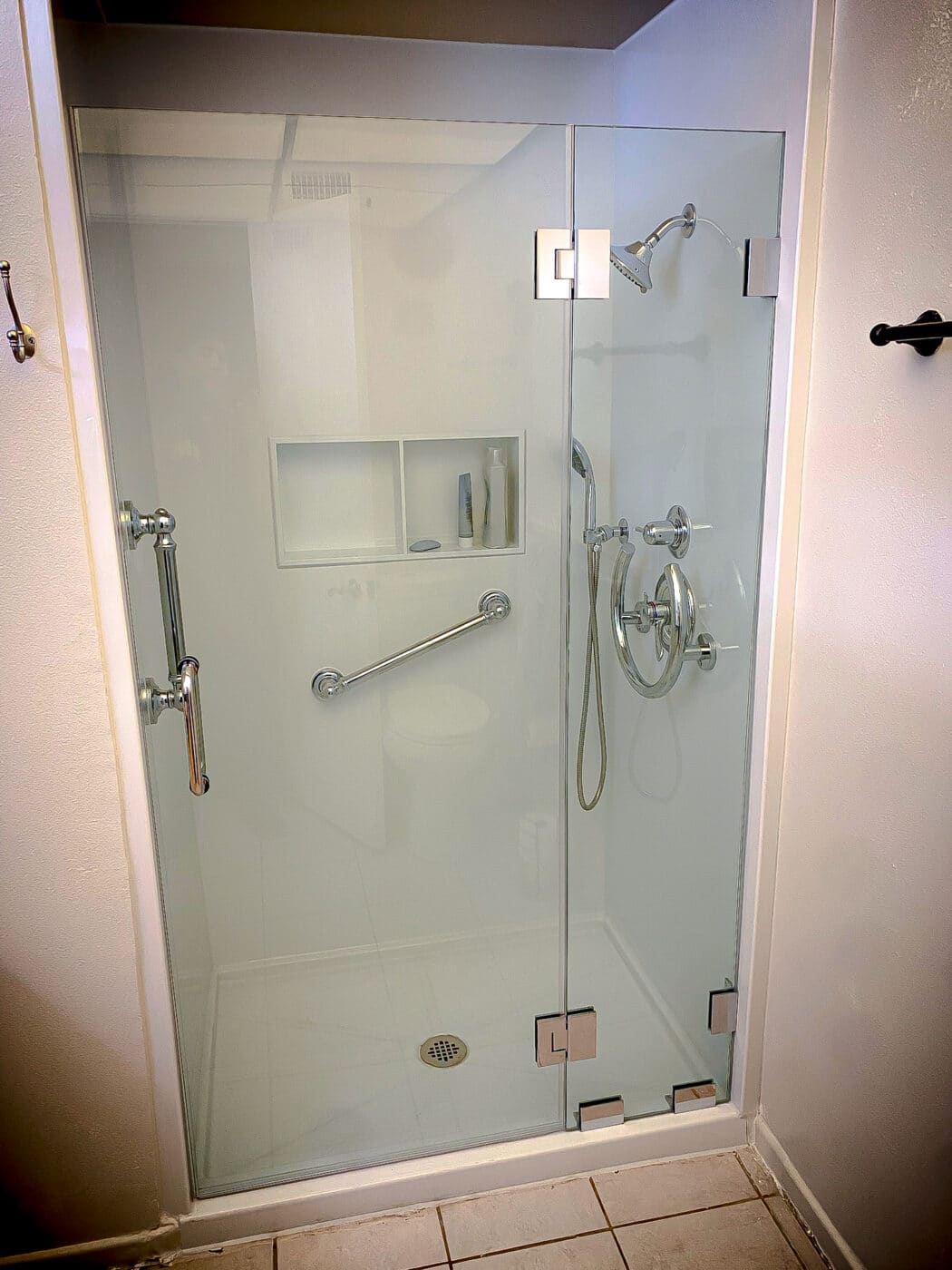 Hinged Frameless Shower Doors - Door Inline Showers