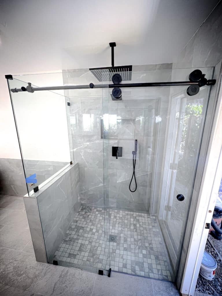 UnoVero Euro-Style Glass Single Sliding Shower Doors