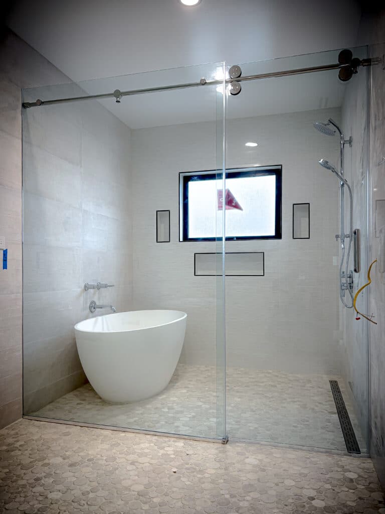UnoVero Euro-Style Glass Single Sliding Shower Doors