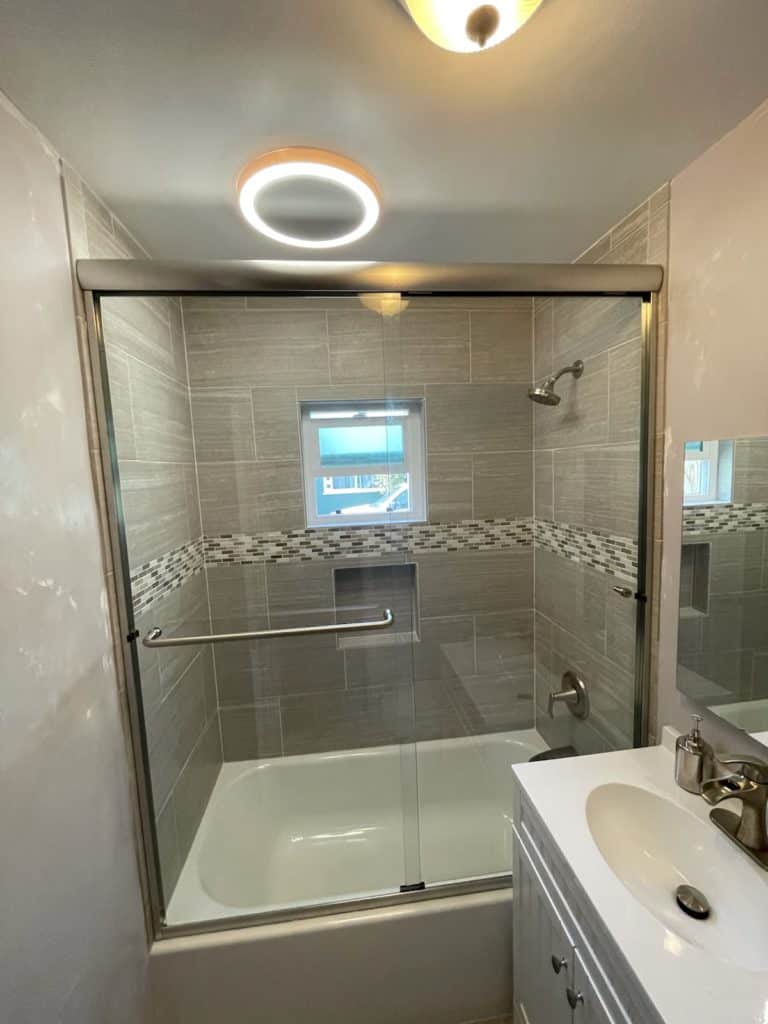 Bathtub Glass Shower Doors